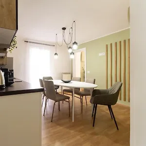  Apartment Elegant Flat In The Centre With Two